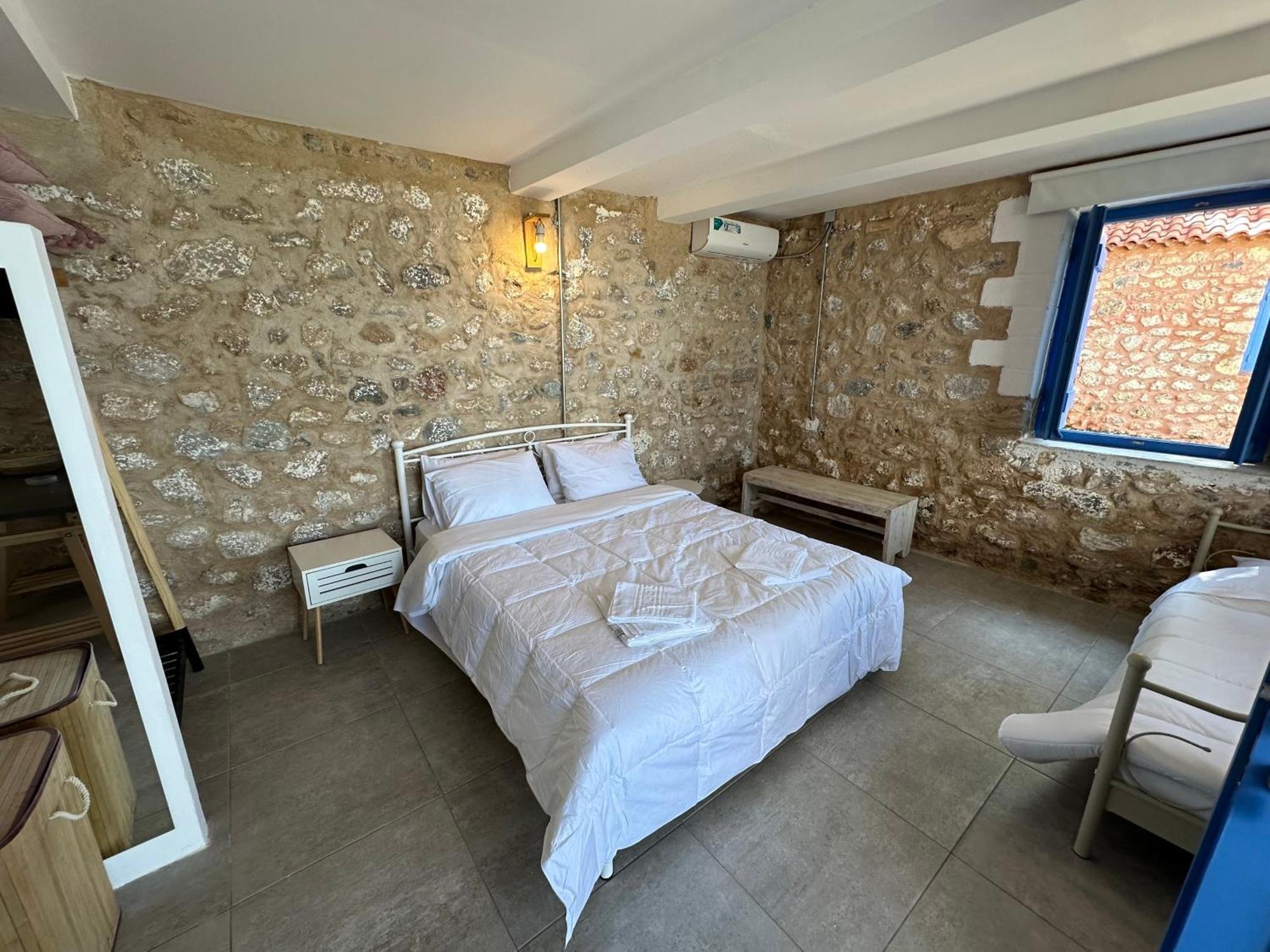 Appartement Rocksecret Edge à Kalamata Extérieur photo
