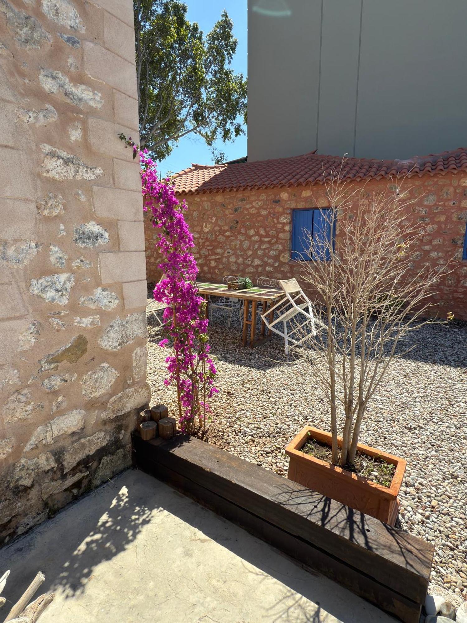 Appartement Rocksecret Edge à Kalamata Extérieur photo