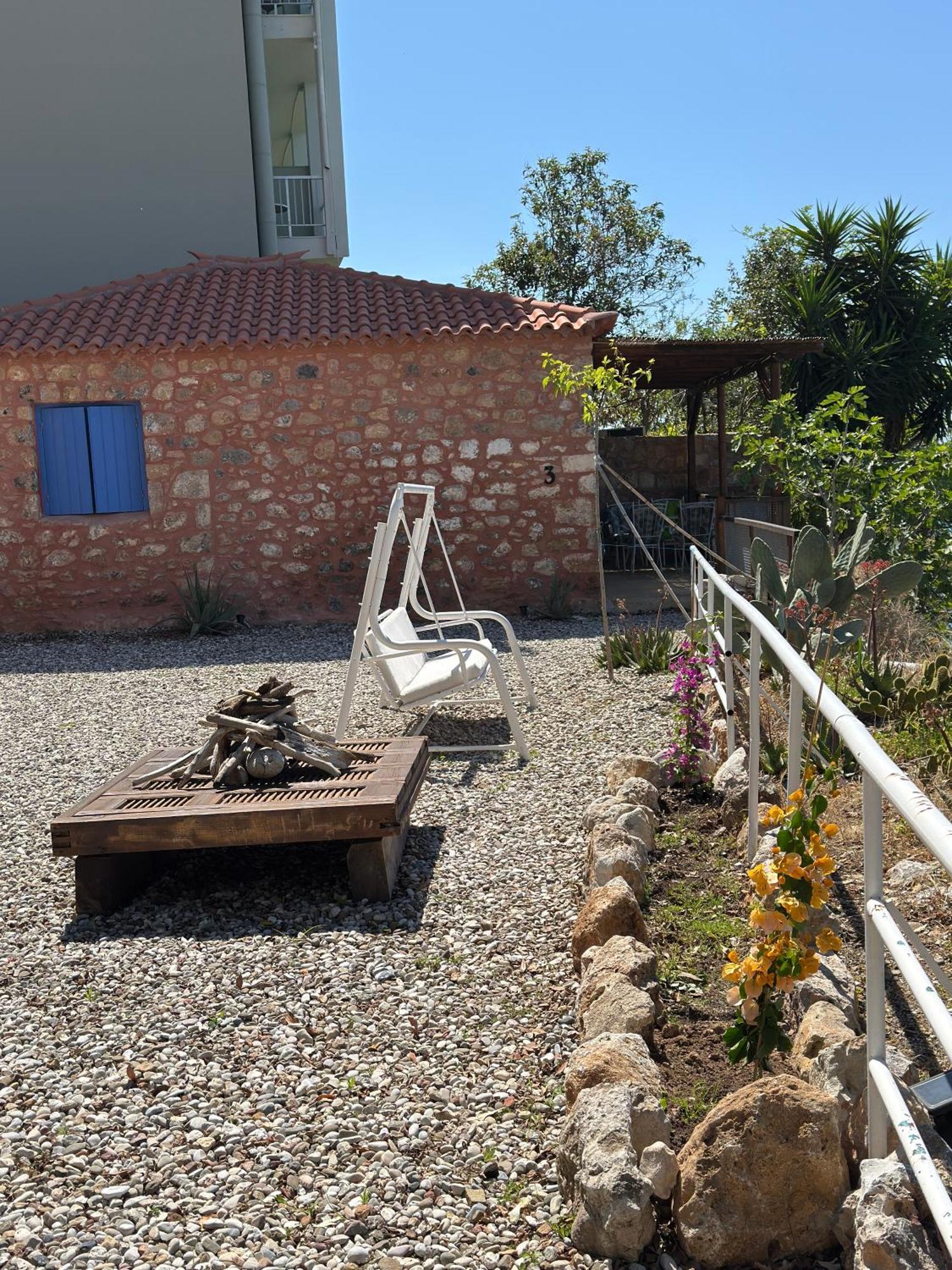 Appartement Rocksecret Edge à Kalamata Extérieur photo